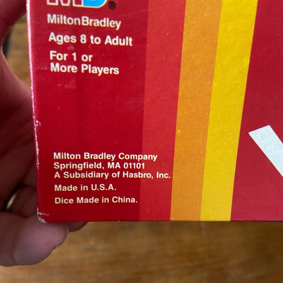 Milton Bradley Vintage Yahtzee Dice Game - Picture 2 of 7